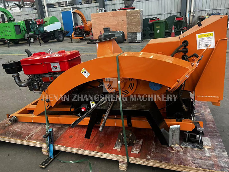 https://www.pelletlines.com/6-inch-diesel-engine-hydraulic-feeding-tree-chipper-machine-product/